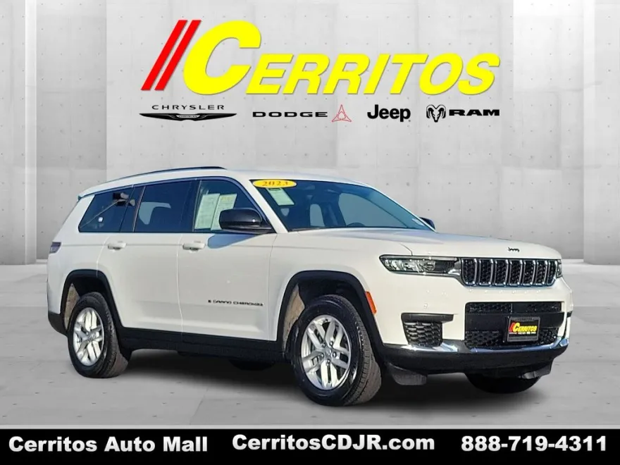2023 Jeep Grand Cherokee Laredo photo 1