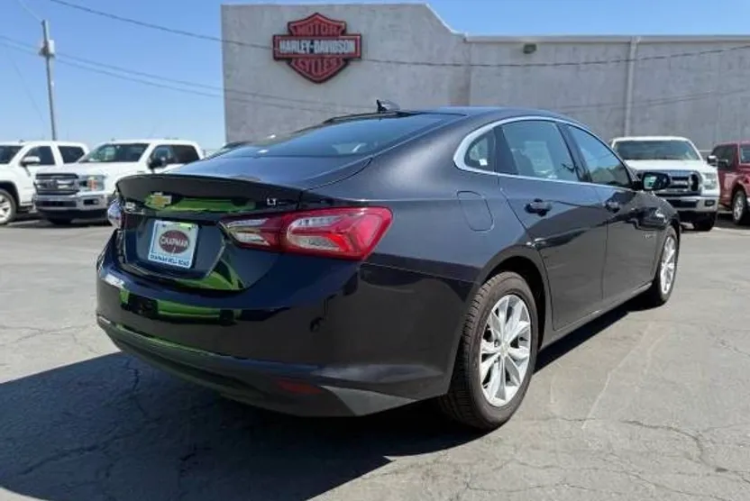 2022 Chevrolet Malibu 1LT photo 1