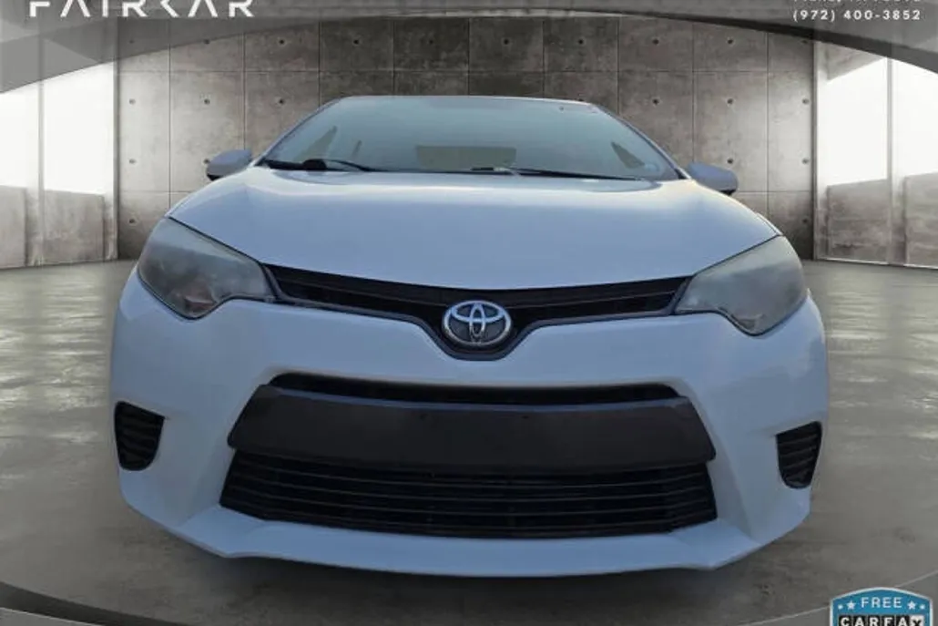 2016 Toyota Corolla LE photo 1