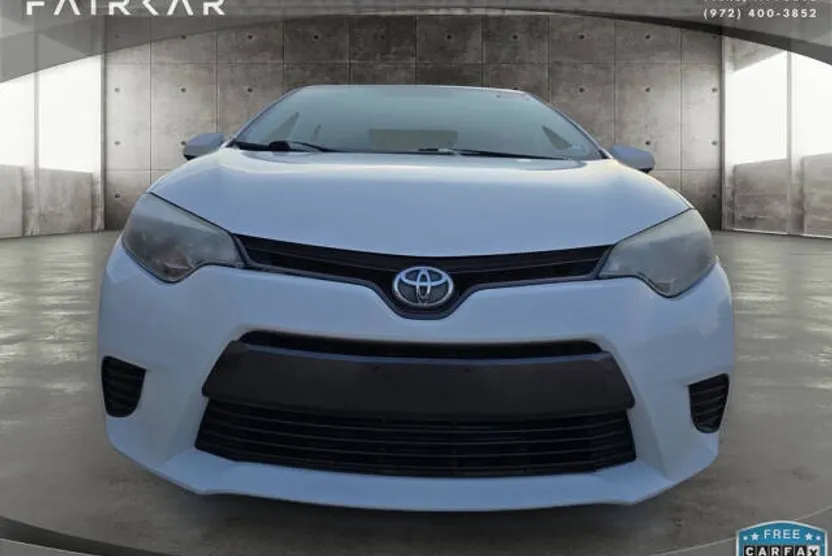 2016 Toyota Corolla LE photo 1
