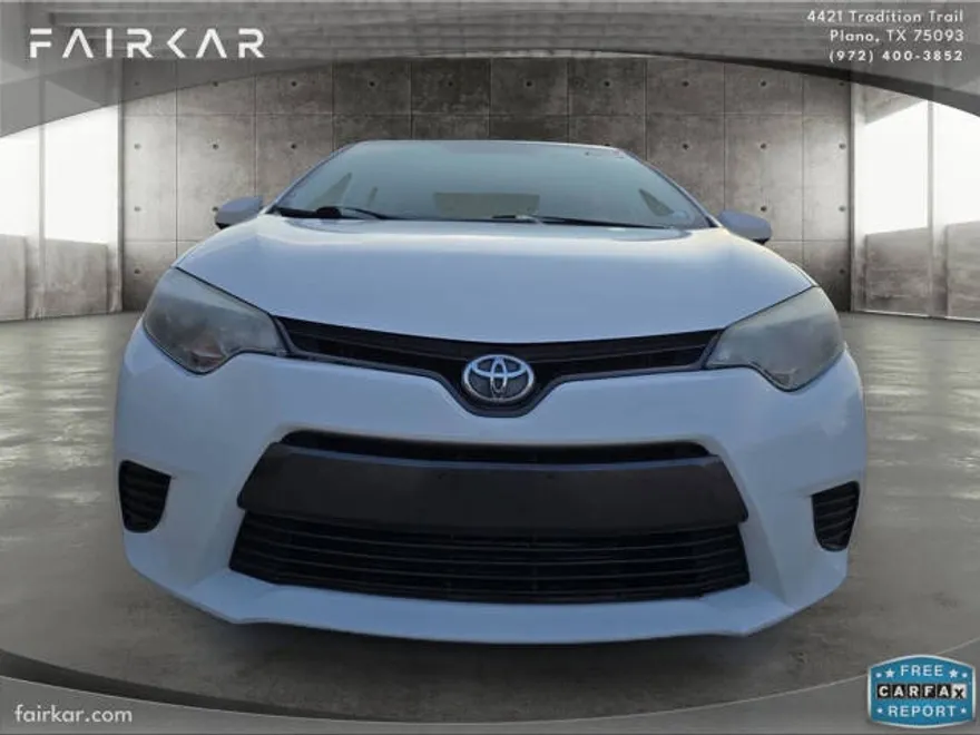 2016 Toyota Corolla LE photo 1