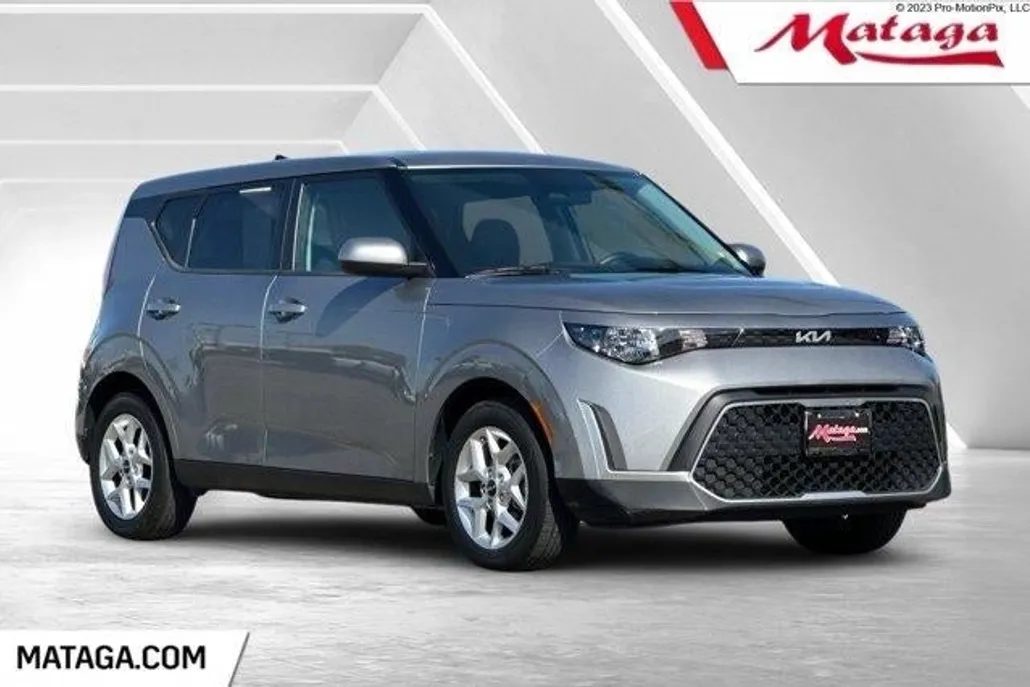 2023 Kia Soul LX photo 1