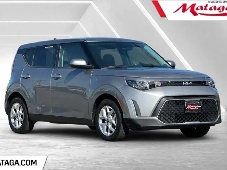2023 Kia Soul LX photo 1