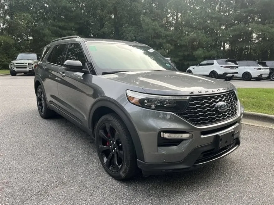 2023 Ford Explorer ST photo 1