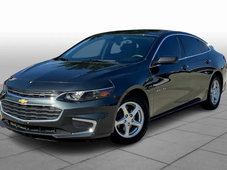 2018 Chevrolet Malibu LS photo 1