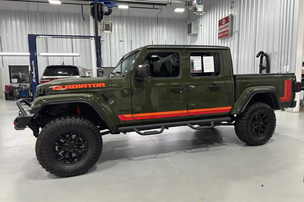 2023 Jeep Gladiator Sport S photo 1