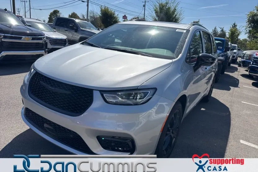 2026 Chrysler Pacifica Limited photo 1