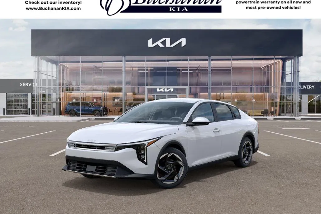2025 Kia K4 LXS photo 1