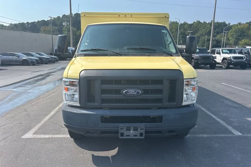 2019 Ford E-450 Cutaway photo 1