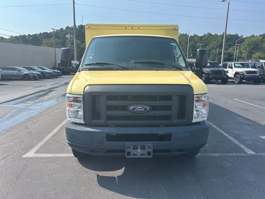 2019 Ford E-450 Cutaway photo 1