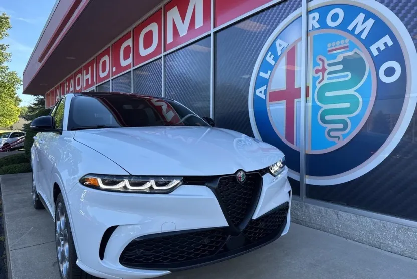 2025 Alfa Romeo Tonale Tributo Italiano photo 1