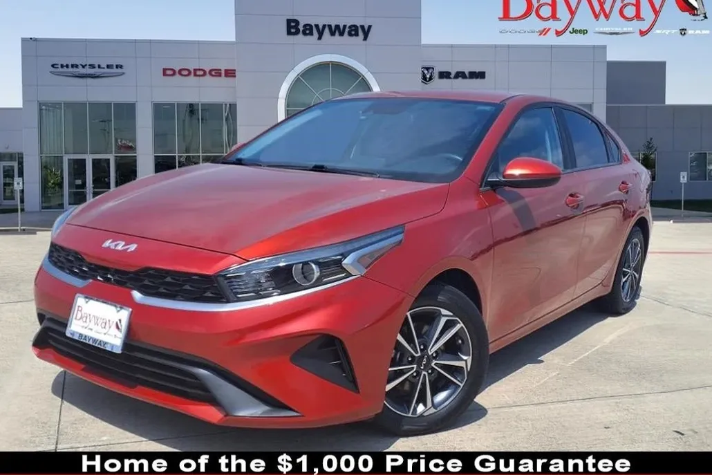 2022 Kia Forte LXS photo 1
