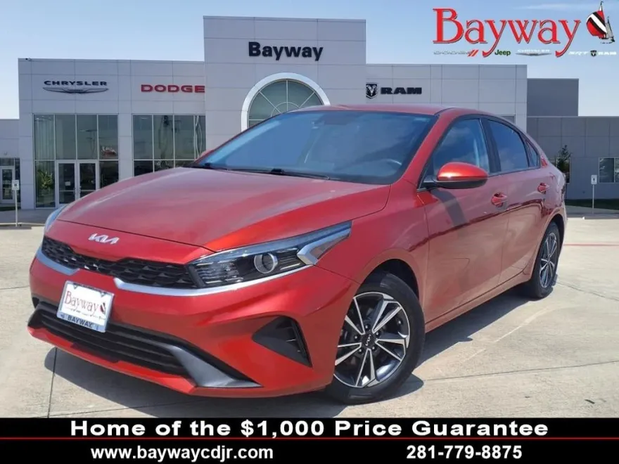 2022 Kia Forte LXS photo 1
