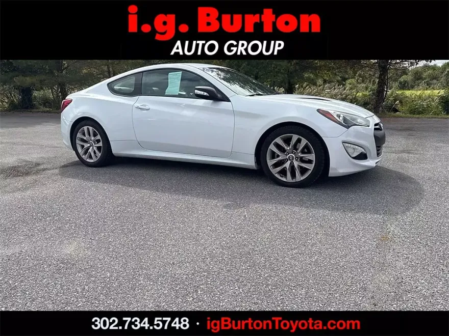 2016 Hyundai Genesis Coupe Base photo 1