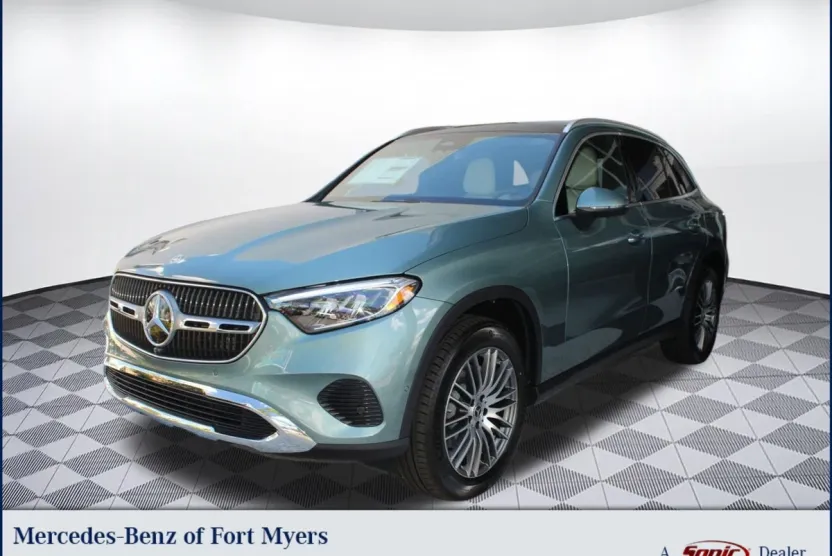 2026 Mercedes Benz GLC 300 4MATIC photo 1