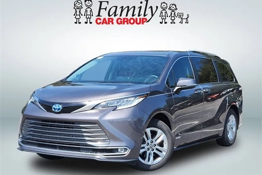 2021 Toyota Sienna Limited photo 1