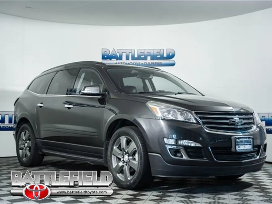 2017 Chevrolet Traverse 2LT photo 1