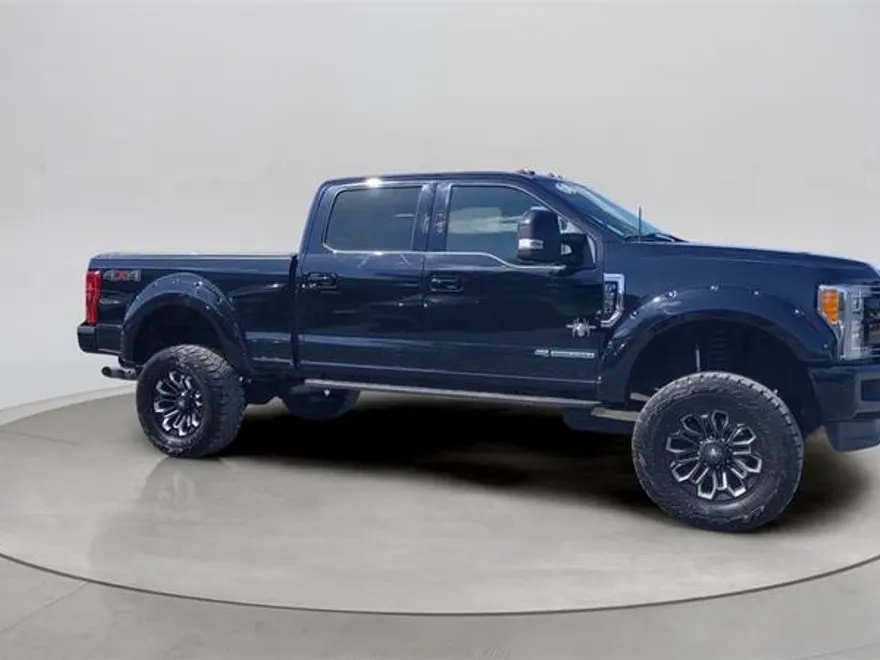 2018 Ford F-250 Lariat photo 1