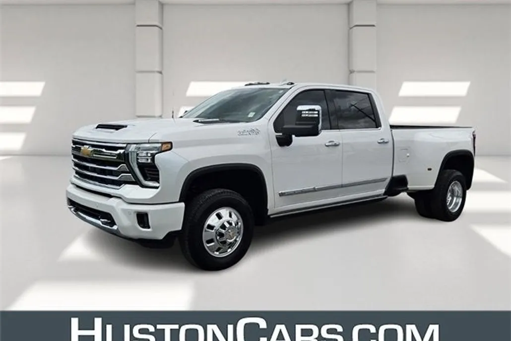 2025 Chevrolet Silverado 3500HD High Country photo 1