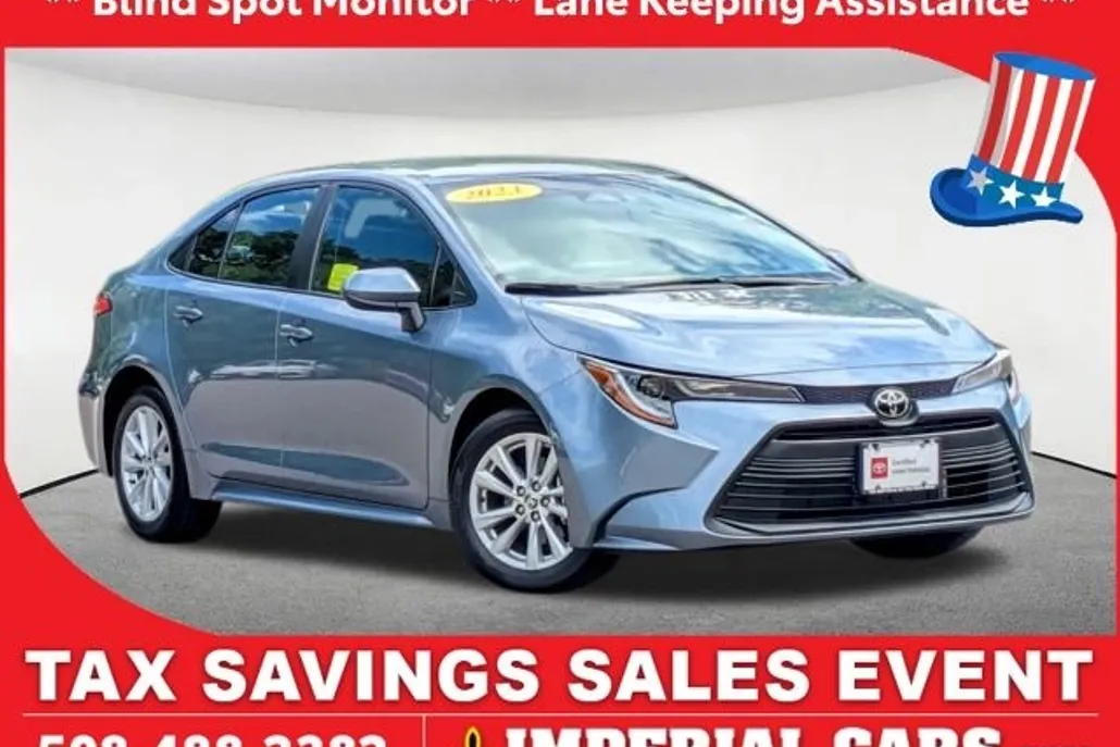 2023 Toyota Corolla LE photo 1