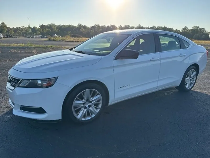 2015 Chevrolet Impala LS photo 1