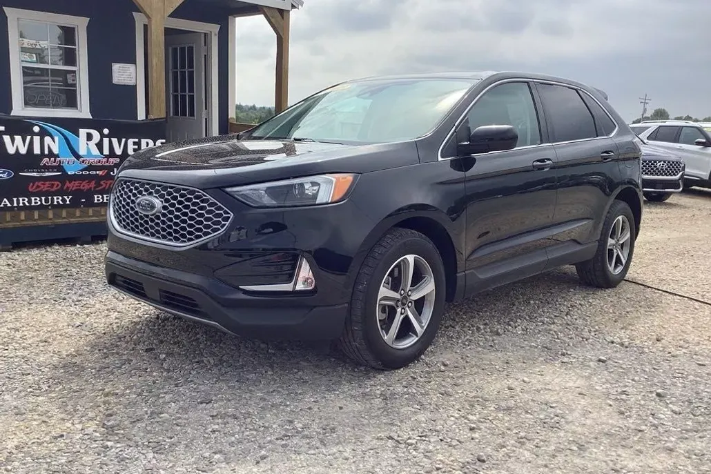 2023 Ford Edge SEL photo 1