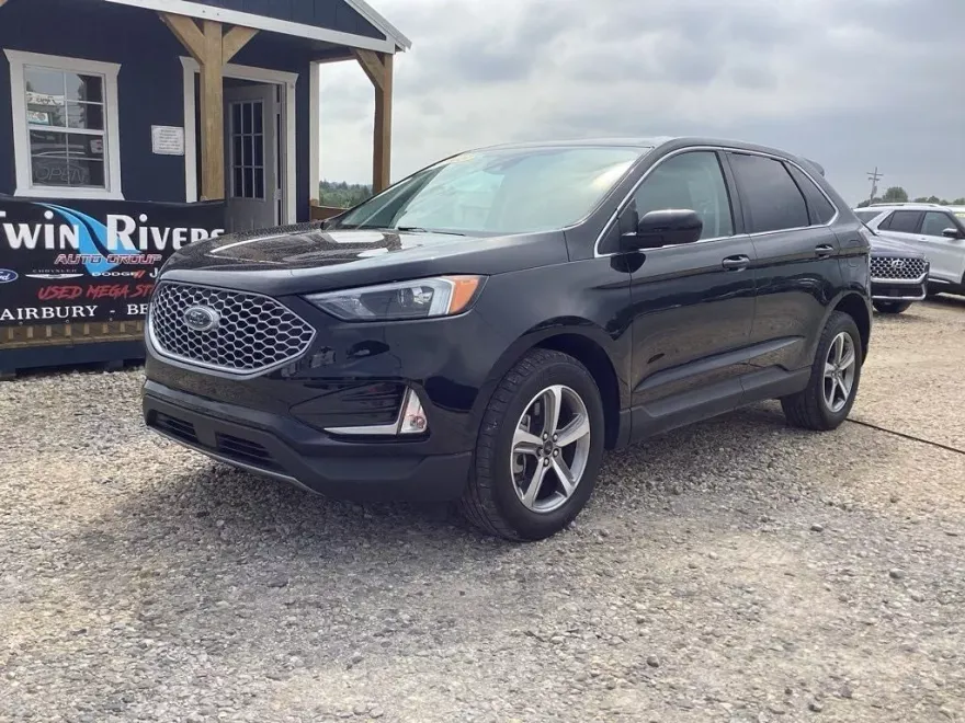 2023 Ford Edge SEL photo 1