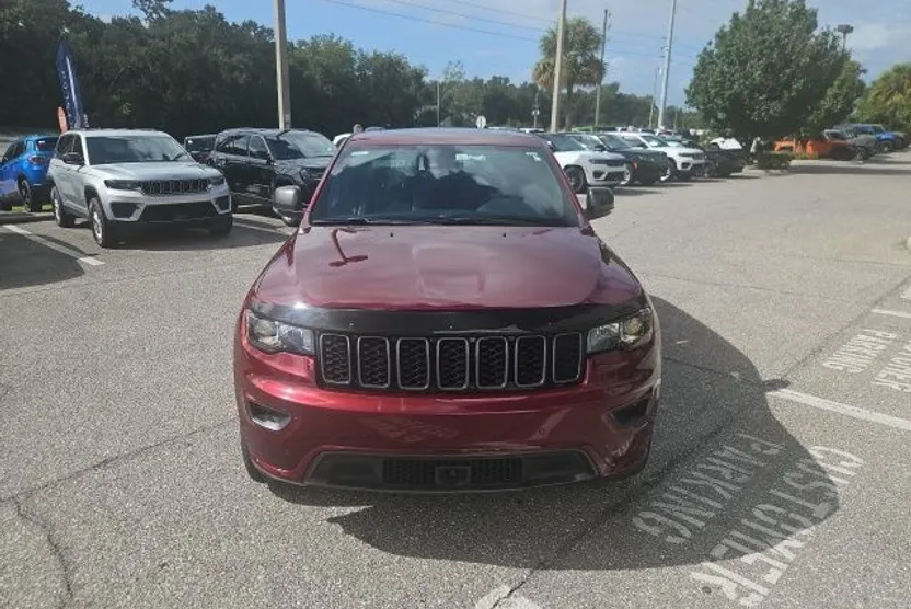 2021 Jeep Grand Cherokee Anniversary Edition photo 1