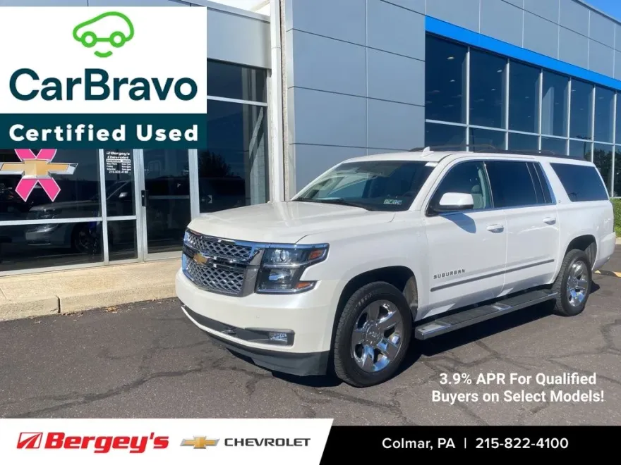 2018 Chevrolet Suburban LT photo 1