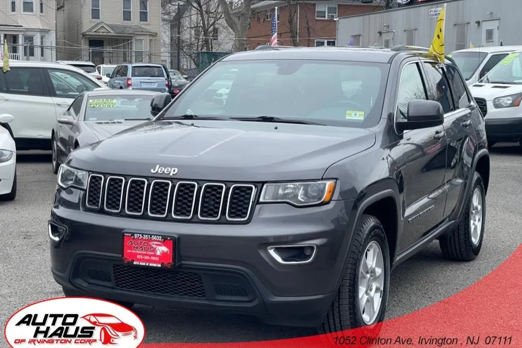 2017 Jeep Grand Cherokee Anniversary Edition photo 1