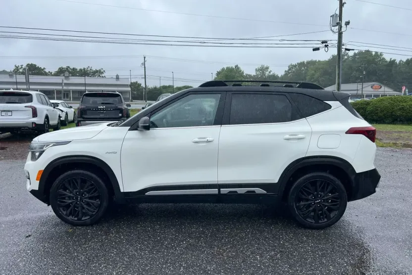 2023 Kia Seltos Nightfall Edition photo 1