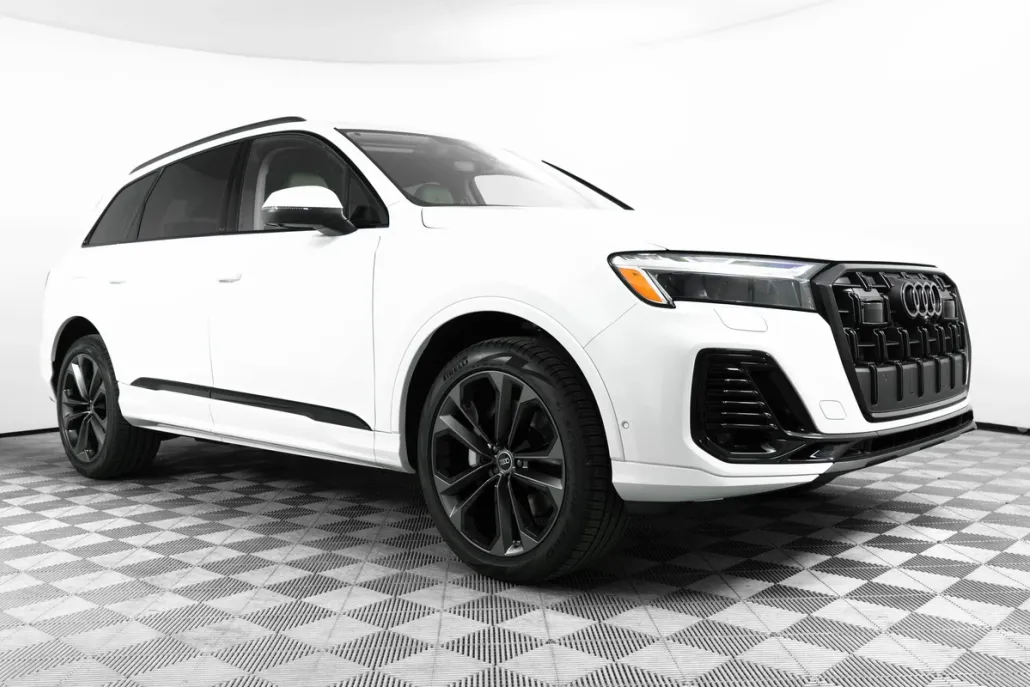 2025 Audi Q7 55 Premium Plus photo 1