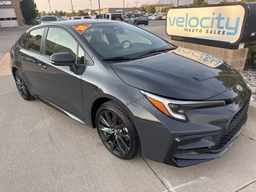 2025 Toyota Corolla Hybrid SE photo 1