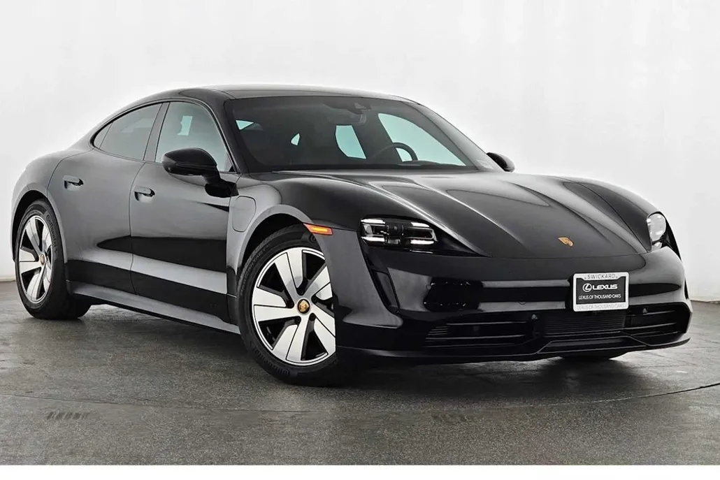 2023 Porsche Taycan photo 1