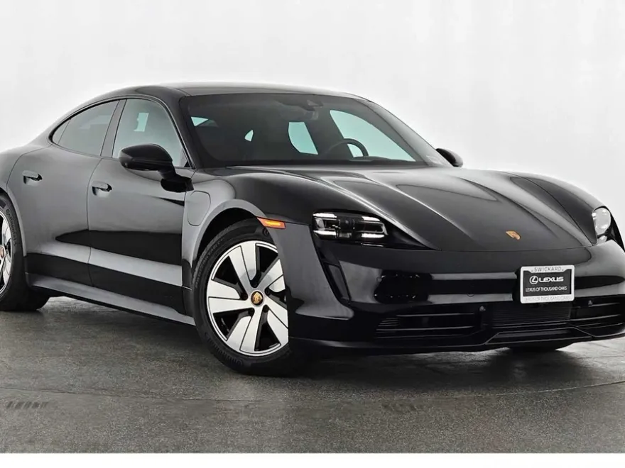 2023 Porsche Taycan photo 1