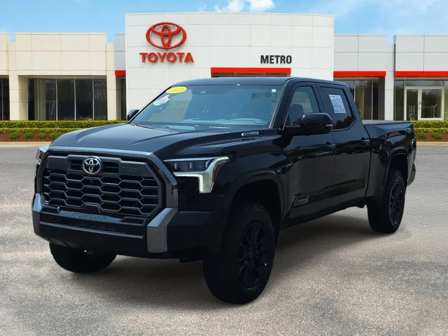 2025 Toyota Tundra Platinum photo 1