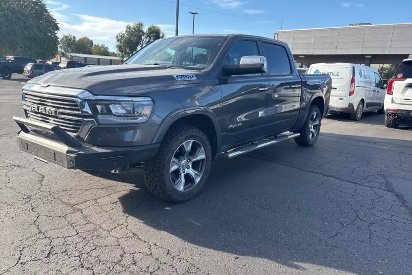 2019 Ram 1500 Laramie photo 1