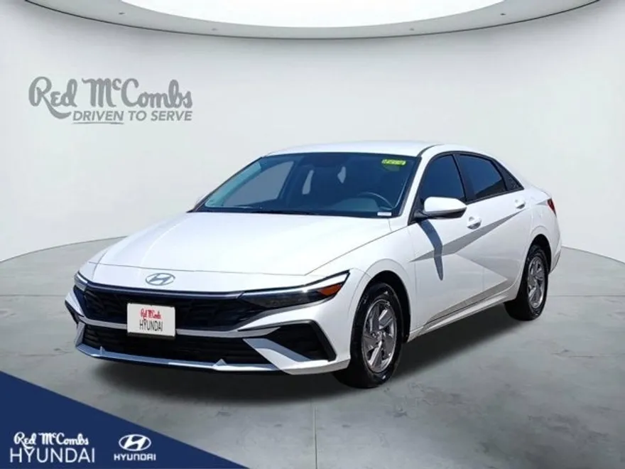 2025 Hyundai Elantra SE photo 1