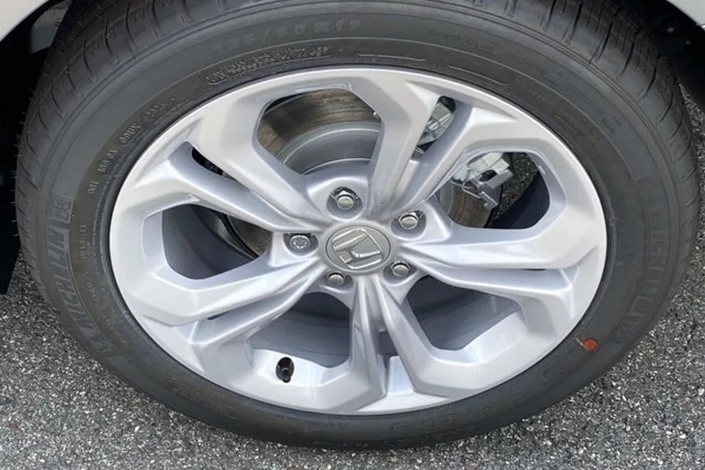 2025 Honda Accord LX photo 1