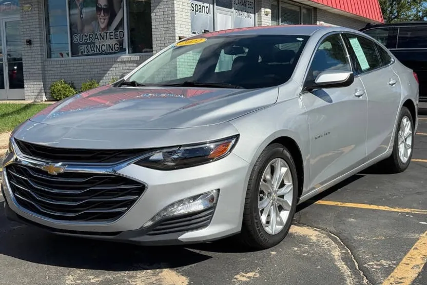 2022 Chevrolet Malibu 1LT photo 1