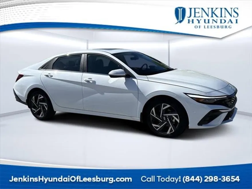 2025 Hyundai Elantra SEL Convenience photo 1