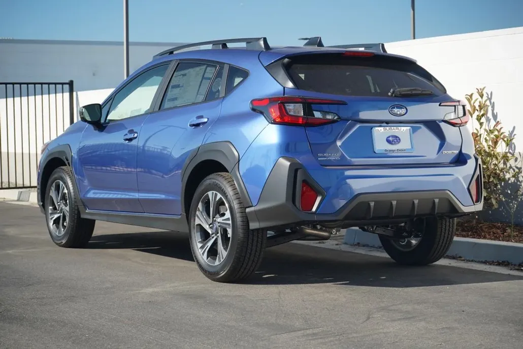 2025 Subaru Crosstrek Premium photo 1