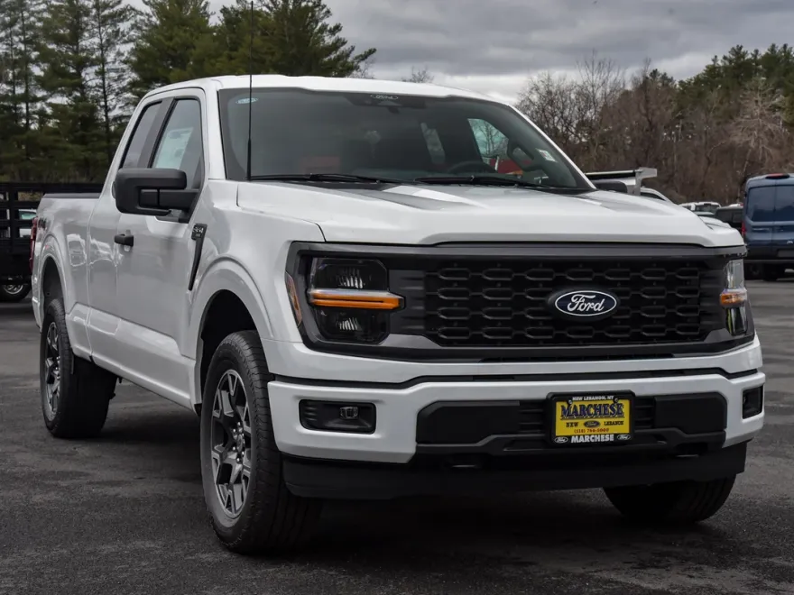 2025 Ford F-150 photo 1
