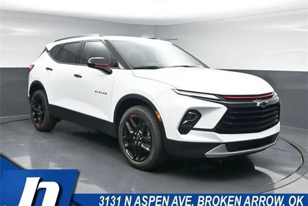 2025 Chevrolet Blazer 2LT photo 1