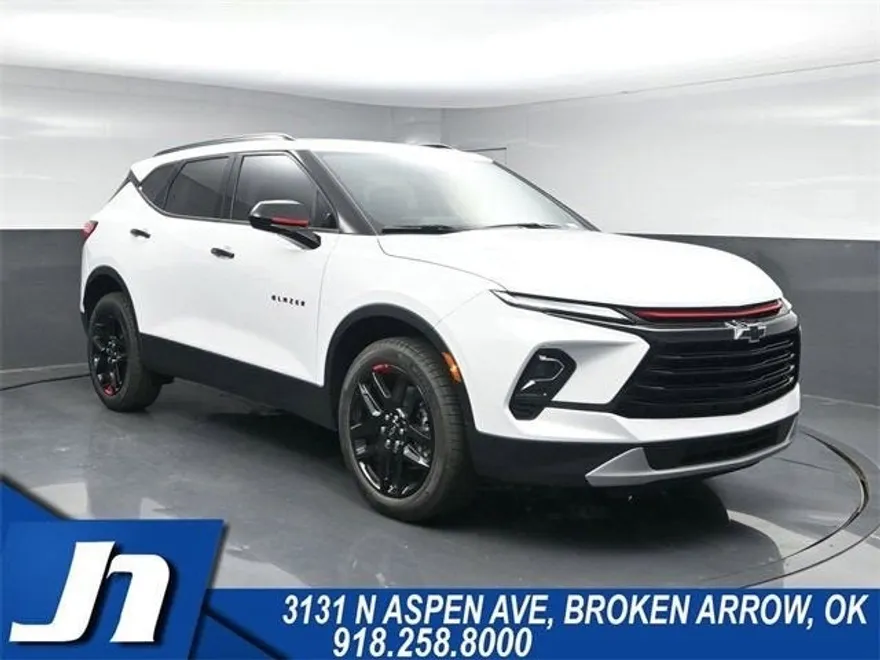 2025 Chevrolet Blazer 2LT photo 1