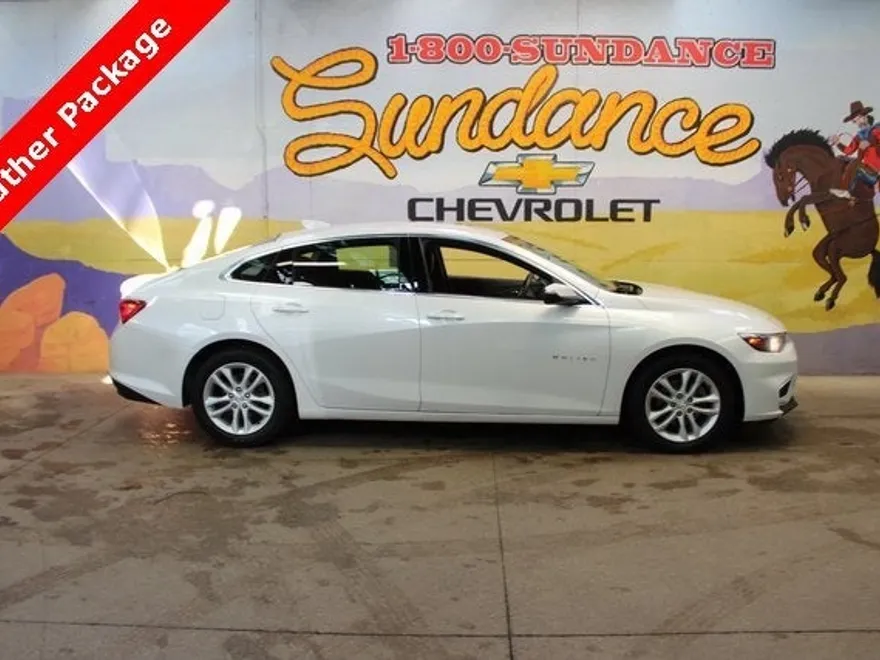 2017 Chevrolet Malibu 1LT photo 1