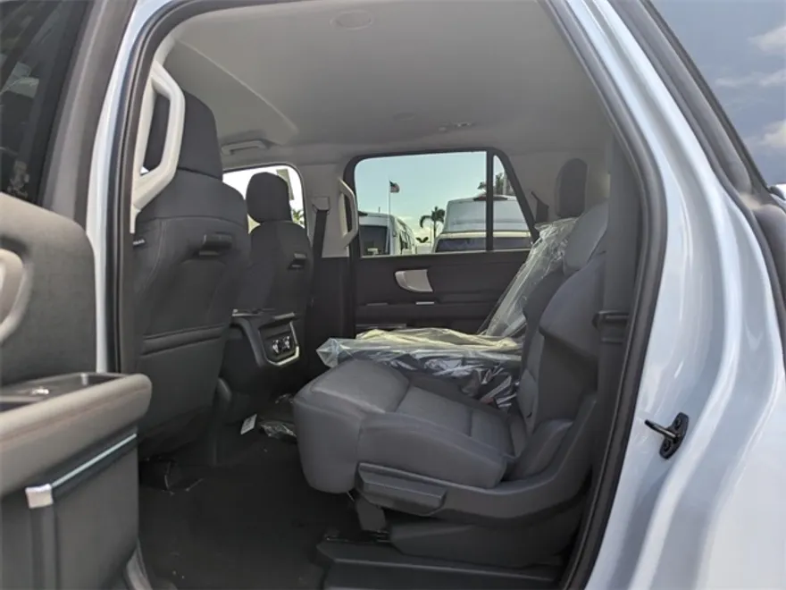 2025 Ford Expedition MAX photo 1