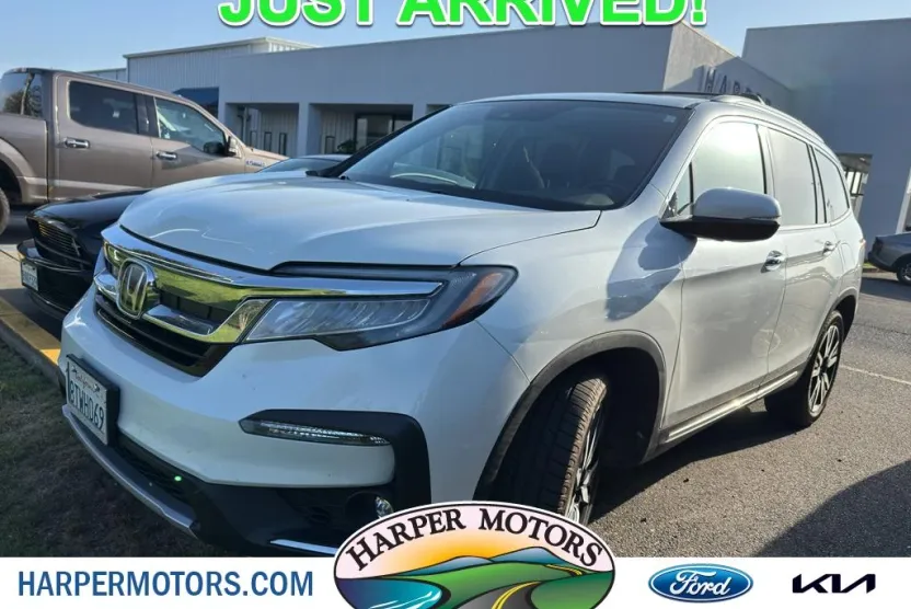 2020 Honda Pilot Touring photo 1