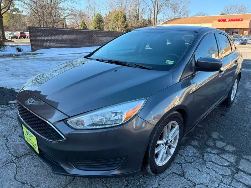 2018 Ford Focus SE photo 1