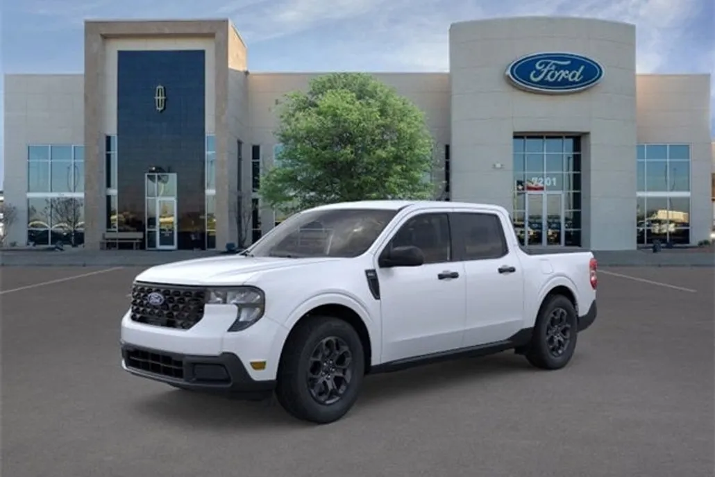 2025 Ford Maverick XLT photo 1